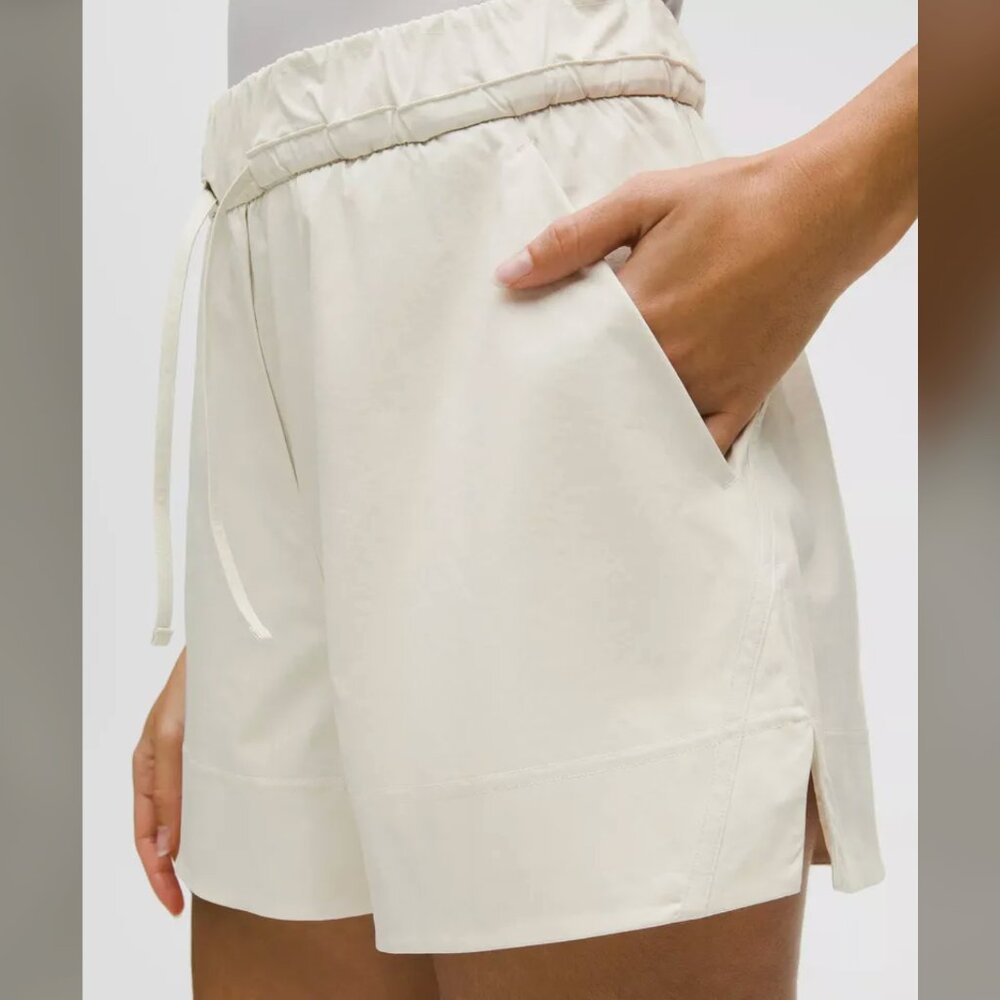NWT Lululemon Cinchable Waist High-Rise Woven Short 3.5"